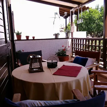 Garden House By The Sea