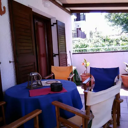 Garden House By The Sea Kato Gatzea