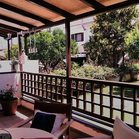 Holiday home Garden House By The Sea Kato Gatzea
